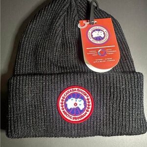 New Canada Goose Arctic Program Knit Beanie with dust bag